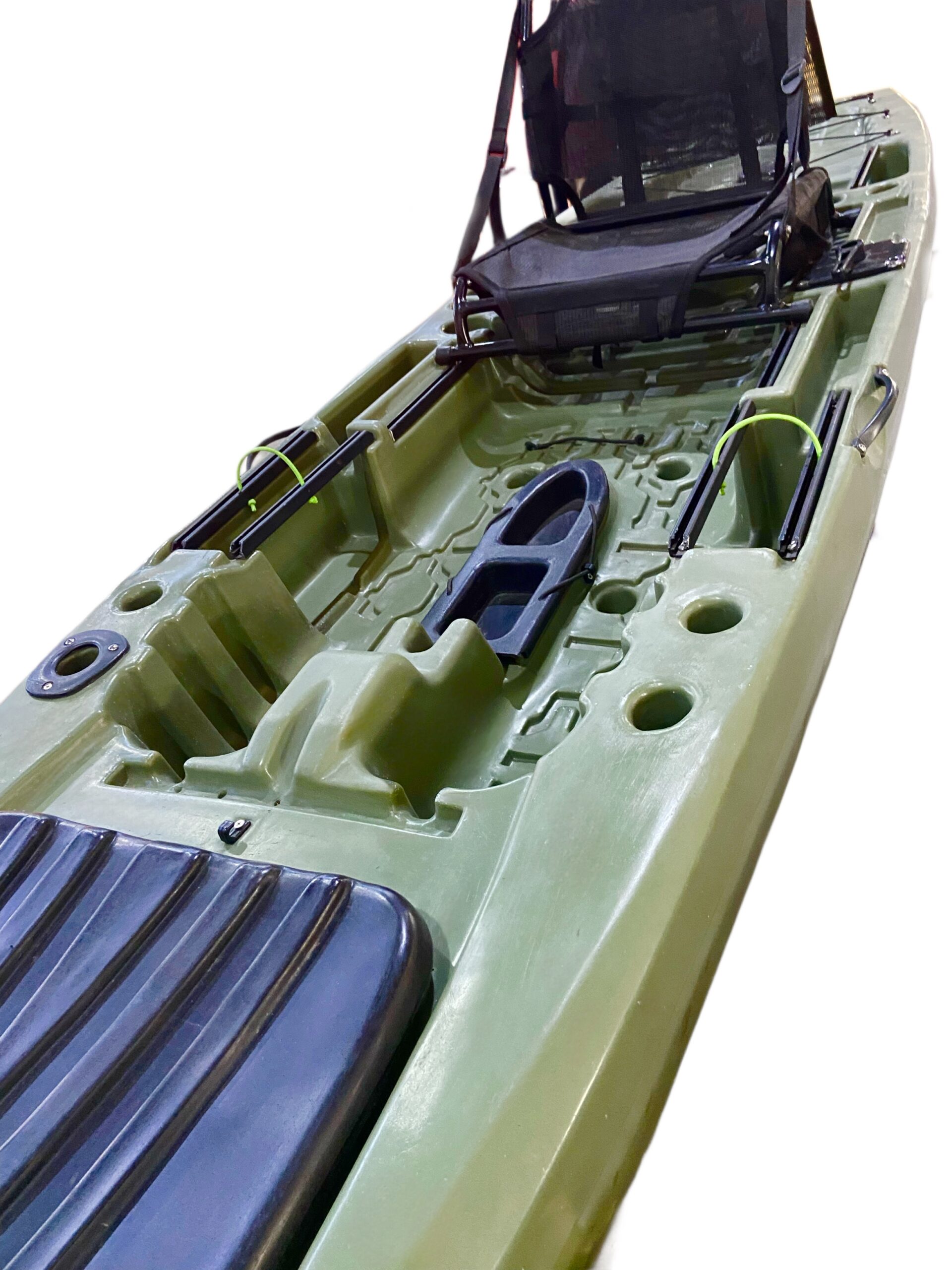 Caiaques rotomoldados com qualidade de ponta e design que atrai qualquer aventureiro